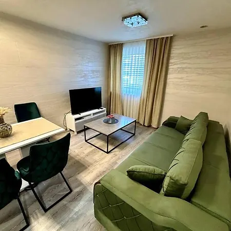 Apartamento Moste 3-free Parking&pool, Ev Station